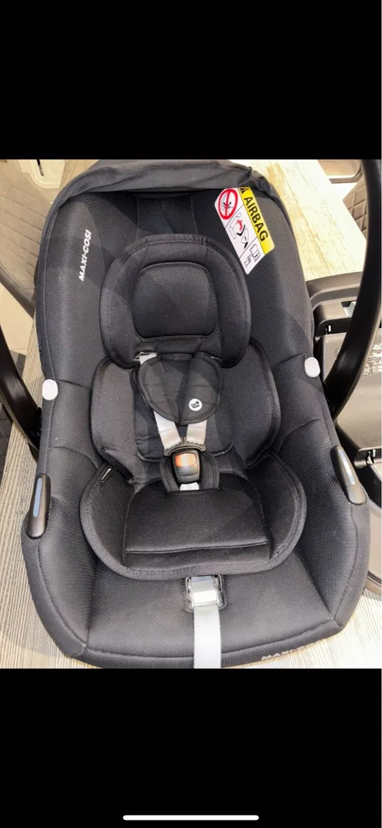 Maxi-Cosi CabrioFix i-Size R129 Car Seat and Base - Image 2