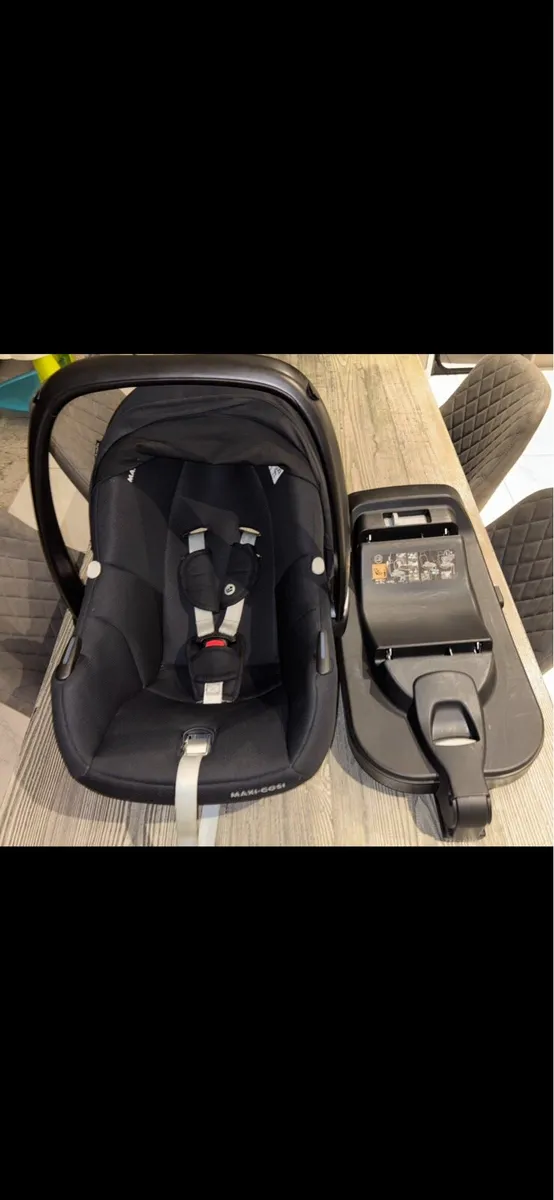 Maxi-Cosi CabrioFix i-Size R129 Car Seat and Base - Image 3