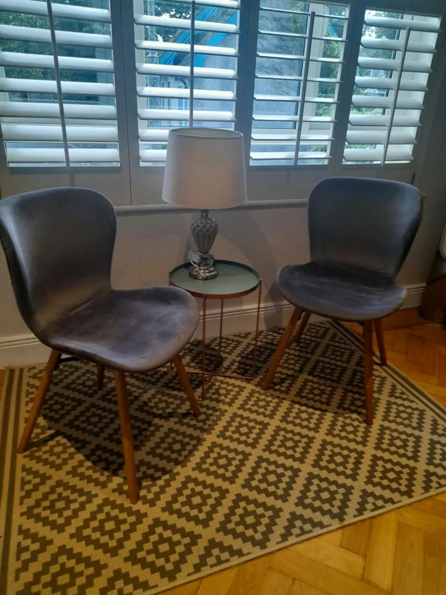 CHAIRS (2) SIDE TABLE and LAMP - Image 2