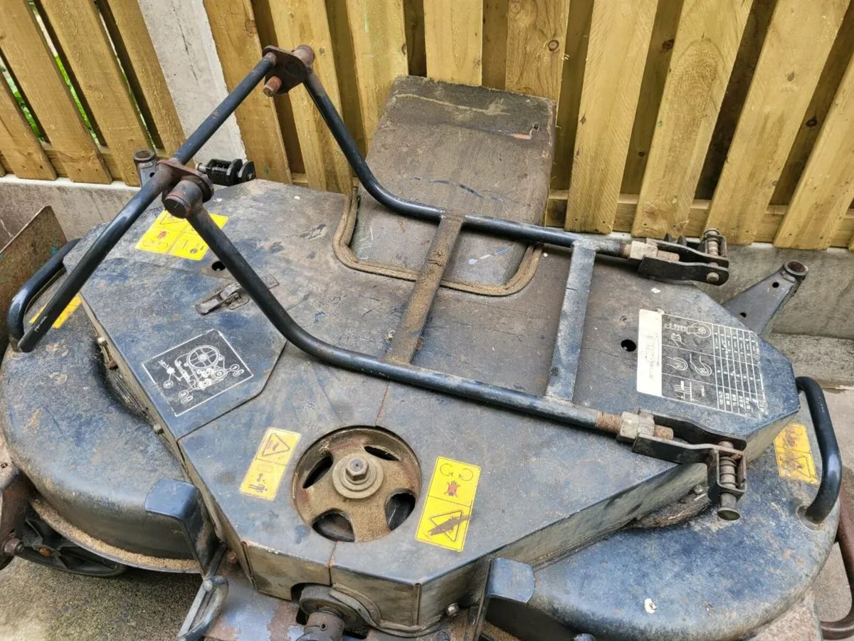 Iseki sxg19 sxg22 lawnmower deck - Image 3