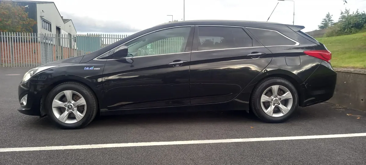 Hyundai i40 2013 estate - Image 1