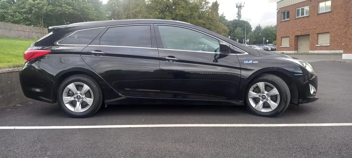 Hyundai i40 2013 estate - Image 3