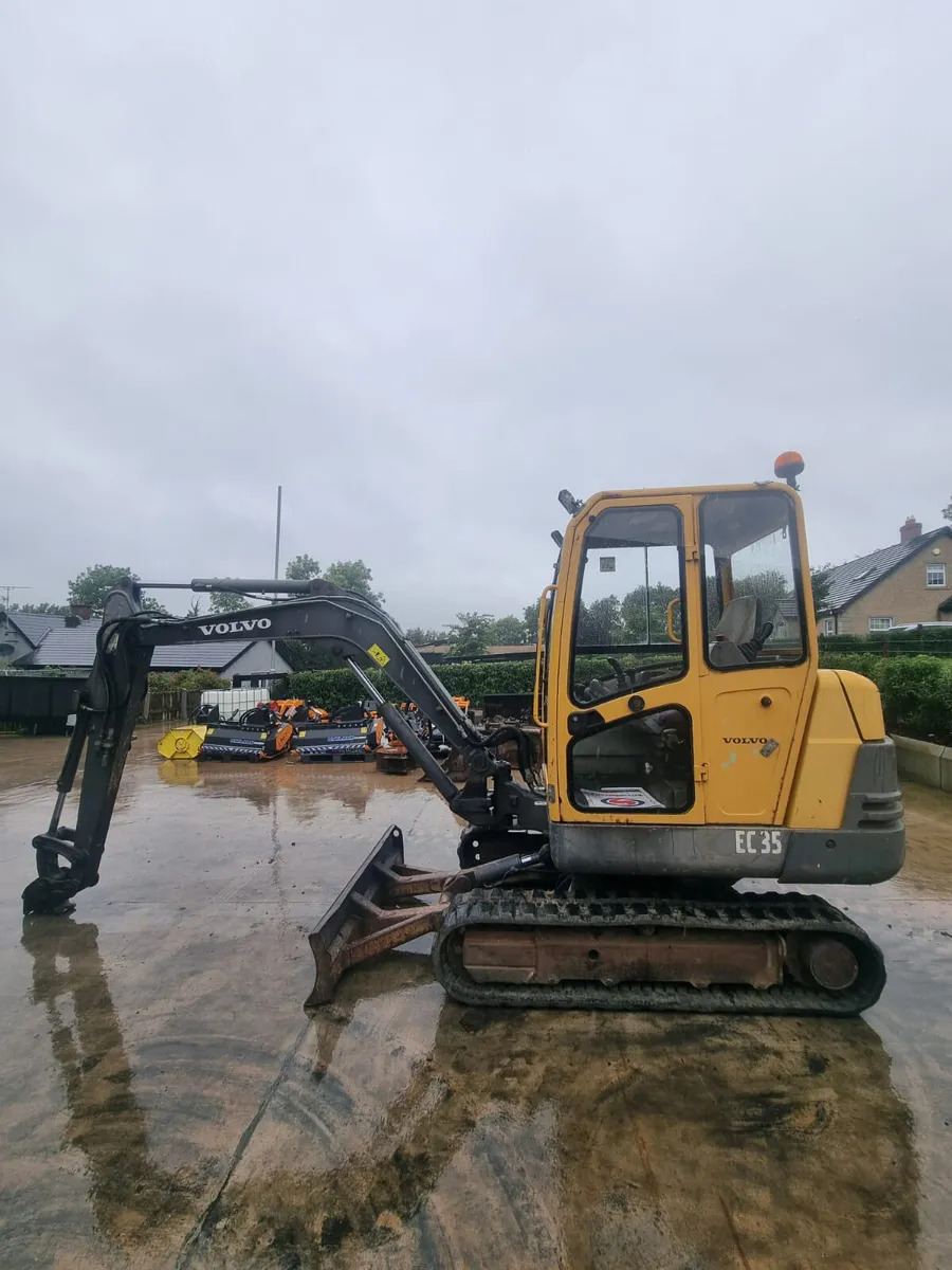 2003 VOLVO EC35 - Image 1