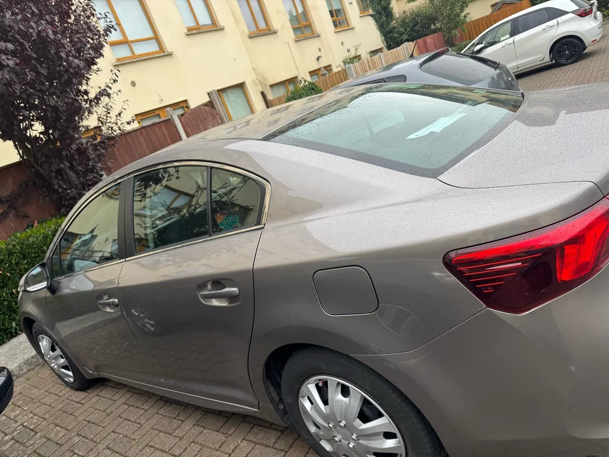 Toyota Avensis 2016 - Image 2