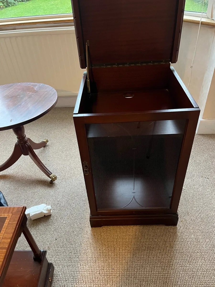 Turntable cabinet - Image 2