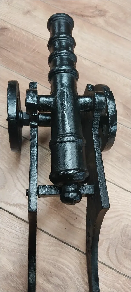 Cast iron cannons - Image 3