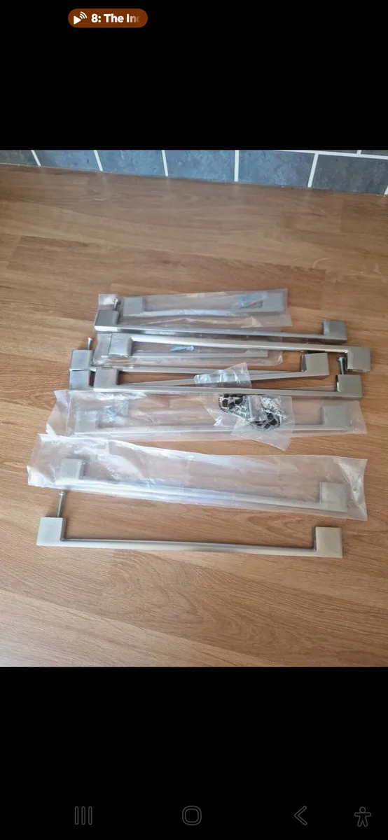 Kitchen cabinet handles - Image 1