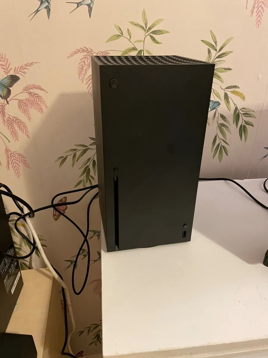 Xbox Series X 1 TB - Image 1
