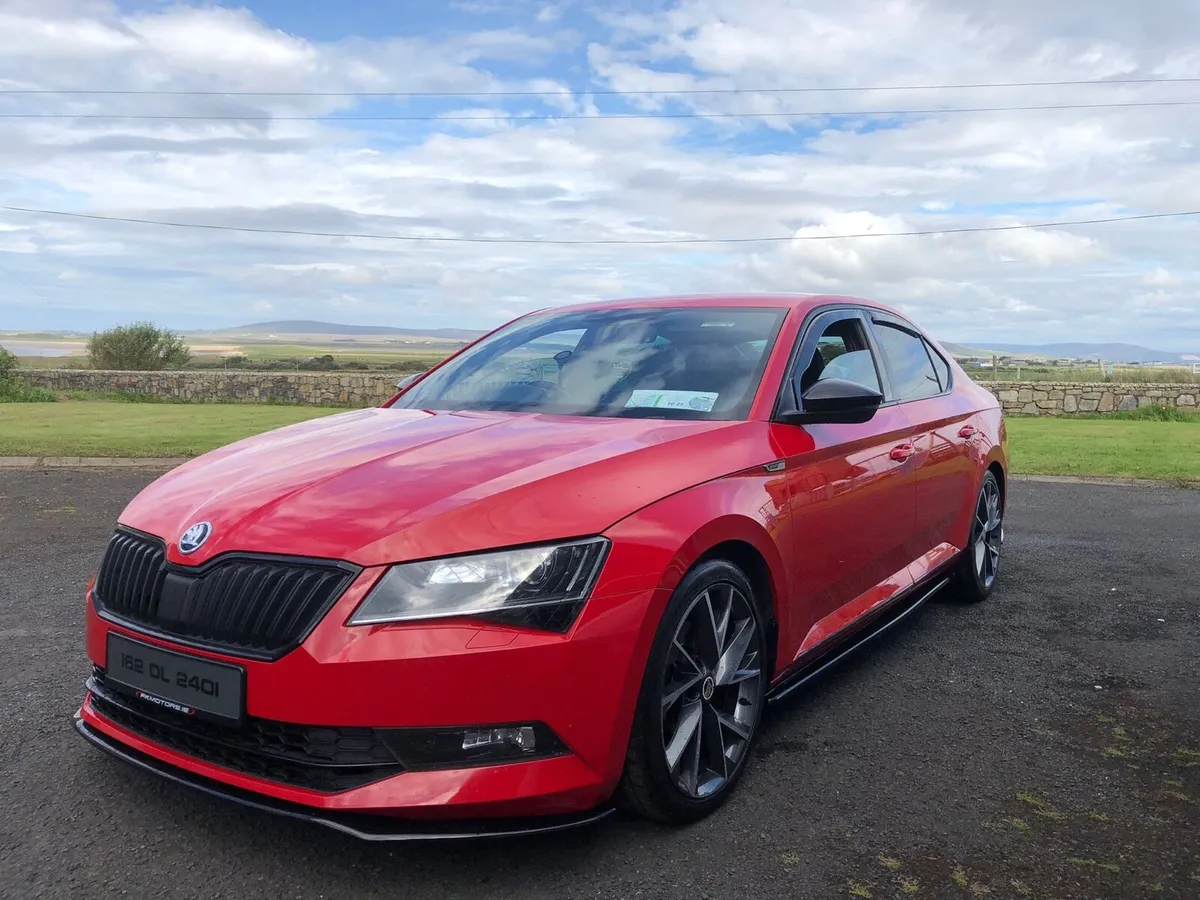 Skoda superb sportline 190 dsg low miles - Image 2