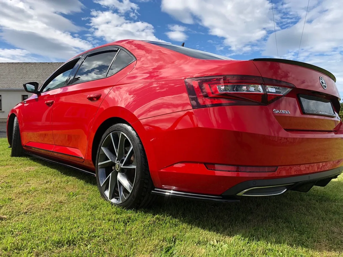Skoda superb sportline 190 dsg low miles - Image 4