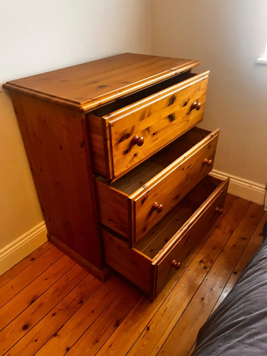 Chest of drawers for sale - Image 3