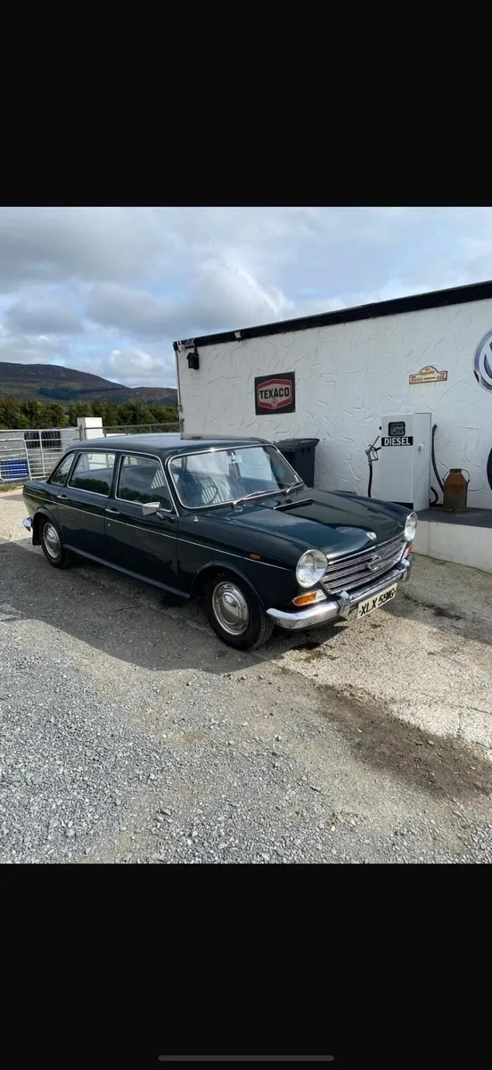 Morris car collectible classic old - Image 1