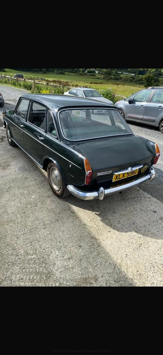 Morris car collectible classic old - Image 2