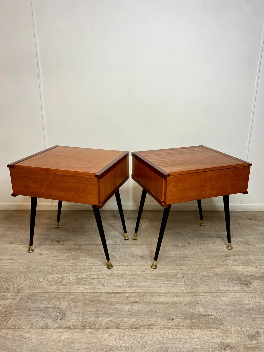 Mid Century Beaver & Tapley Bedside Tables - Image 3