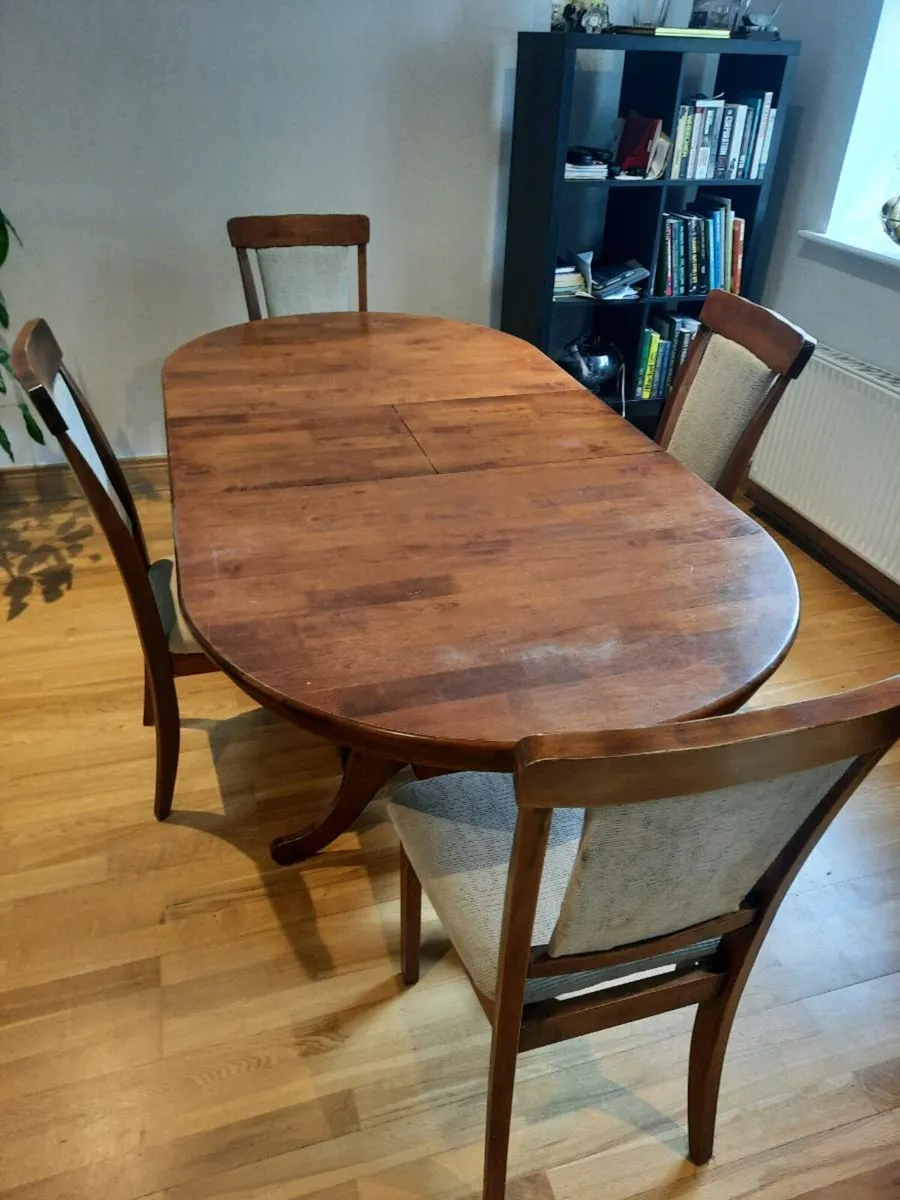 Table and 4 chairs - Image 2