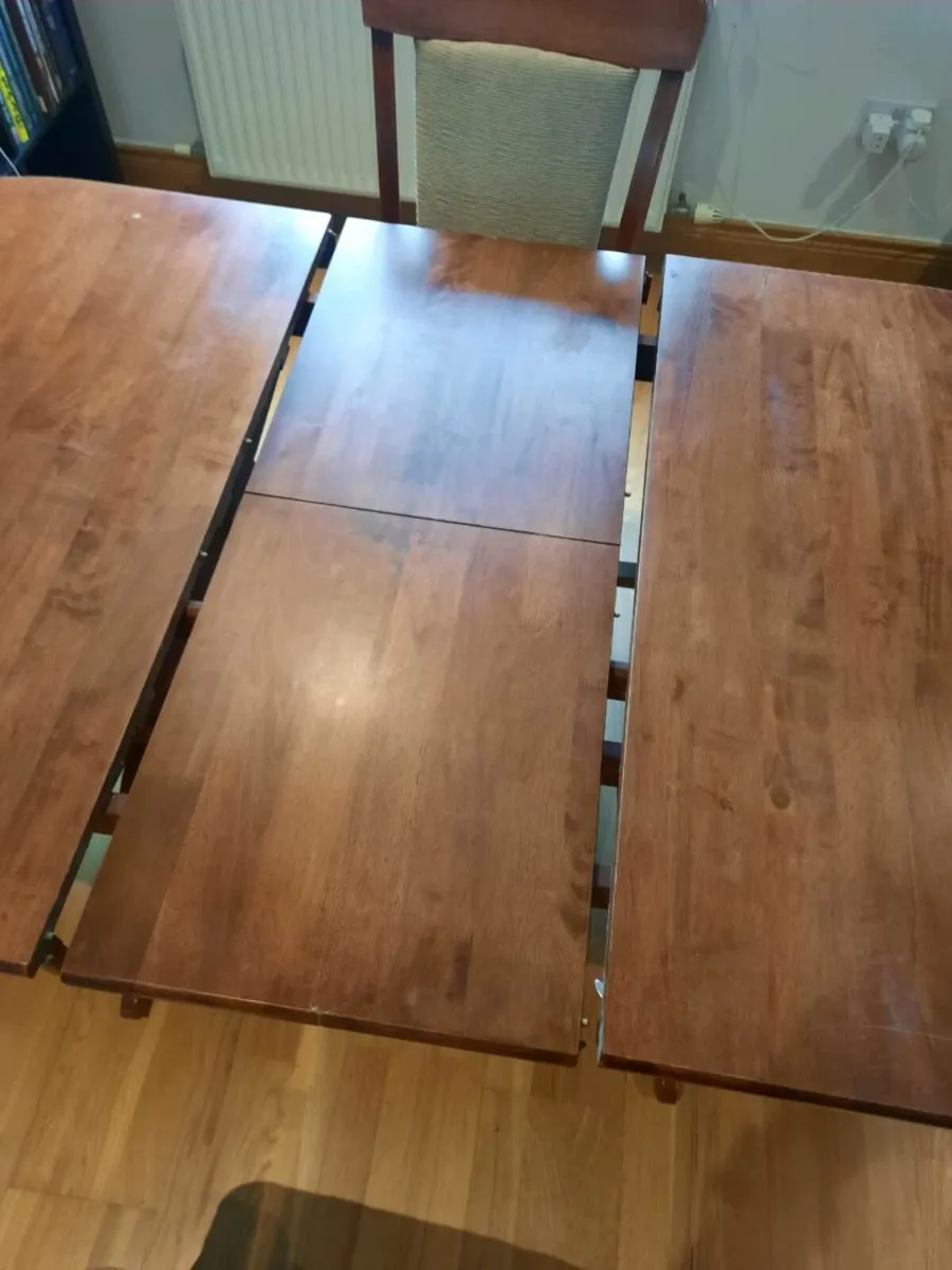Table and 4 chairs - Image 4