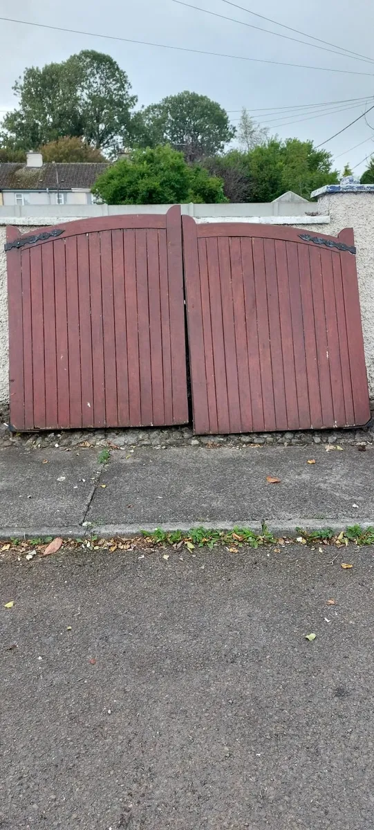 Driveway gates