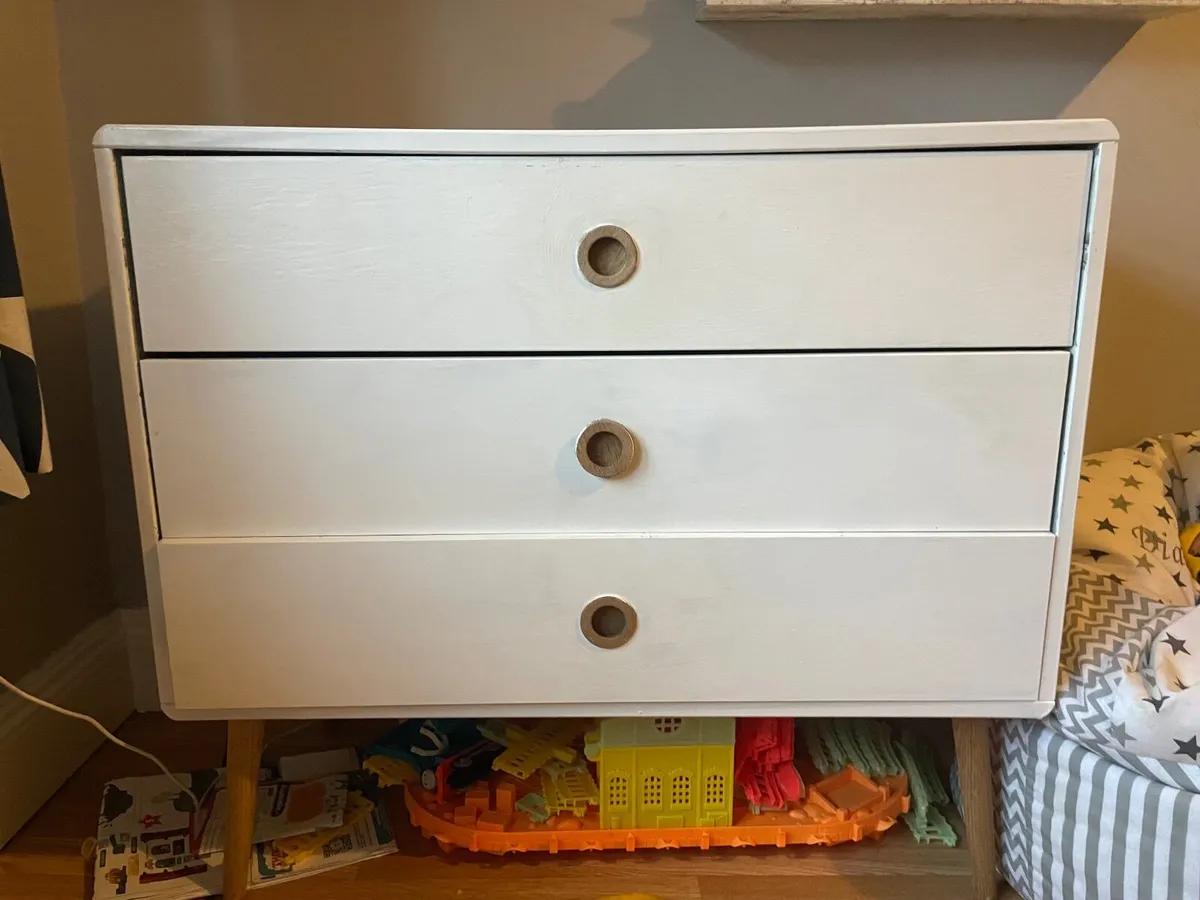 Chest of drawers - Image 2