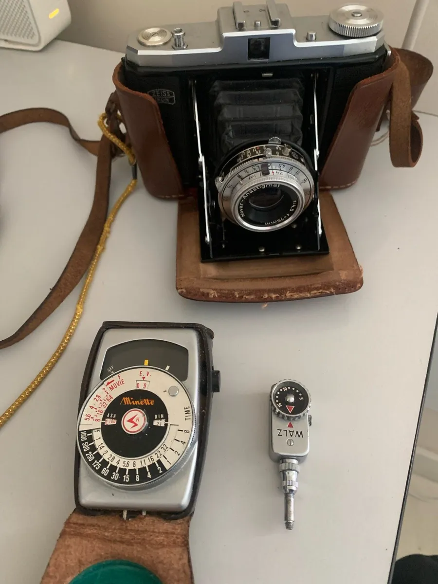 Vintage camera - Image 1