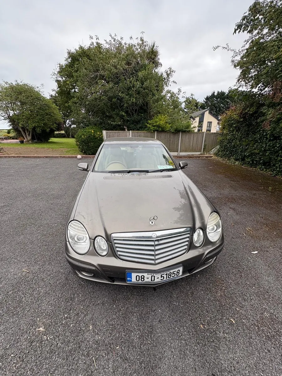 Mercedes-Benz E-Class 2008 - Image 1