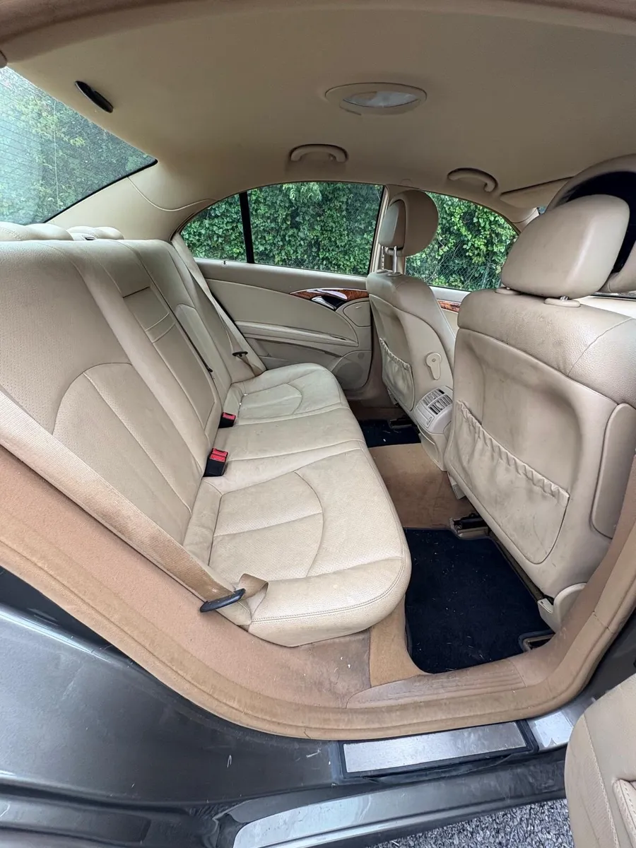 Mercedes-Benz E-Class 2008 - Image 4
