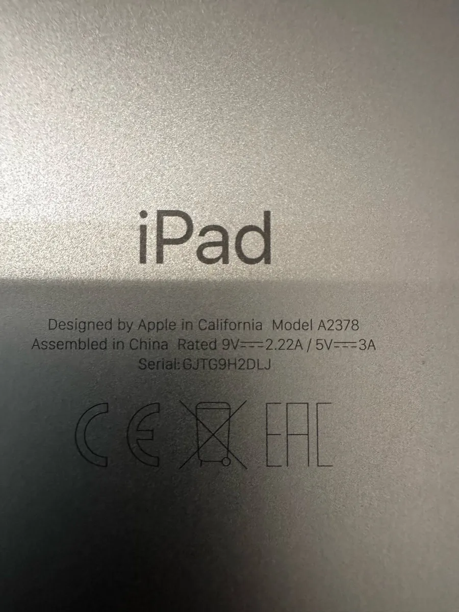 iPad Pro 5th gen 12.9” wifi 256G + apple pencil 2 - Image 2