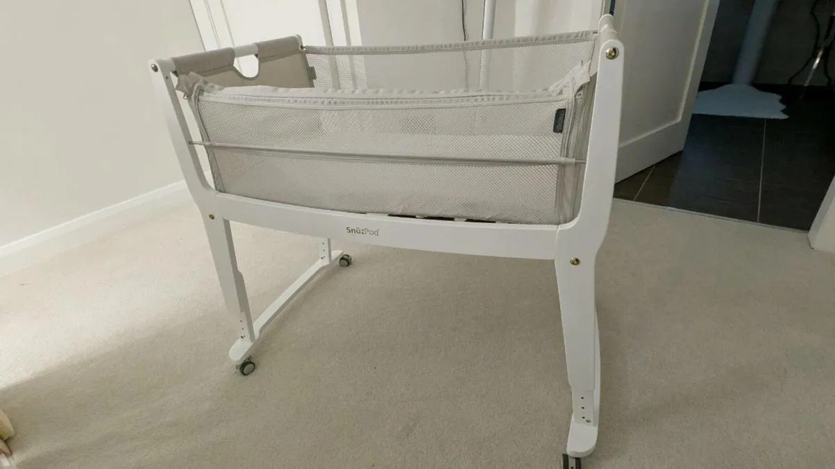 Snuzpod Studio Bedside Crib- Paris - Image 1