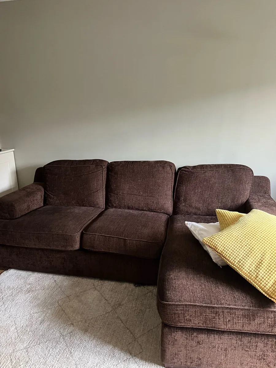 L-Shaped couch - Image 2