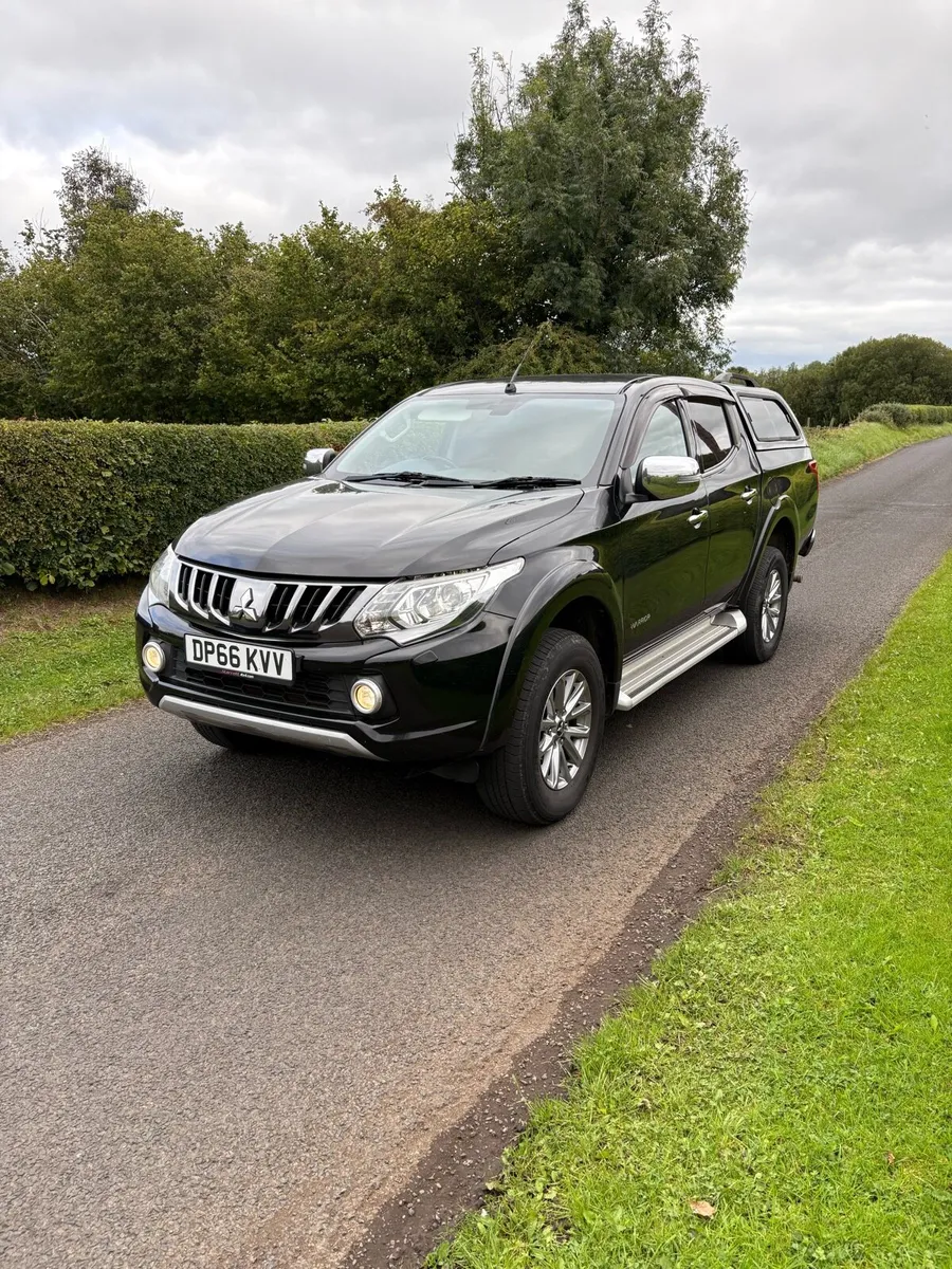 2017 Mitsubishi l200 - Image 1