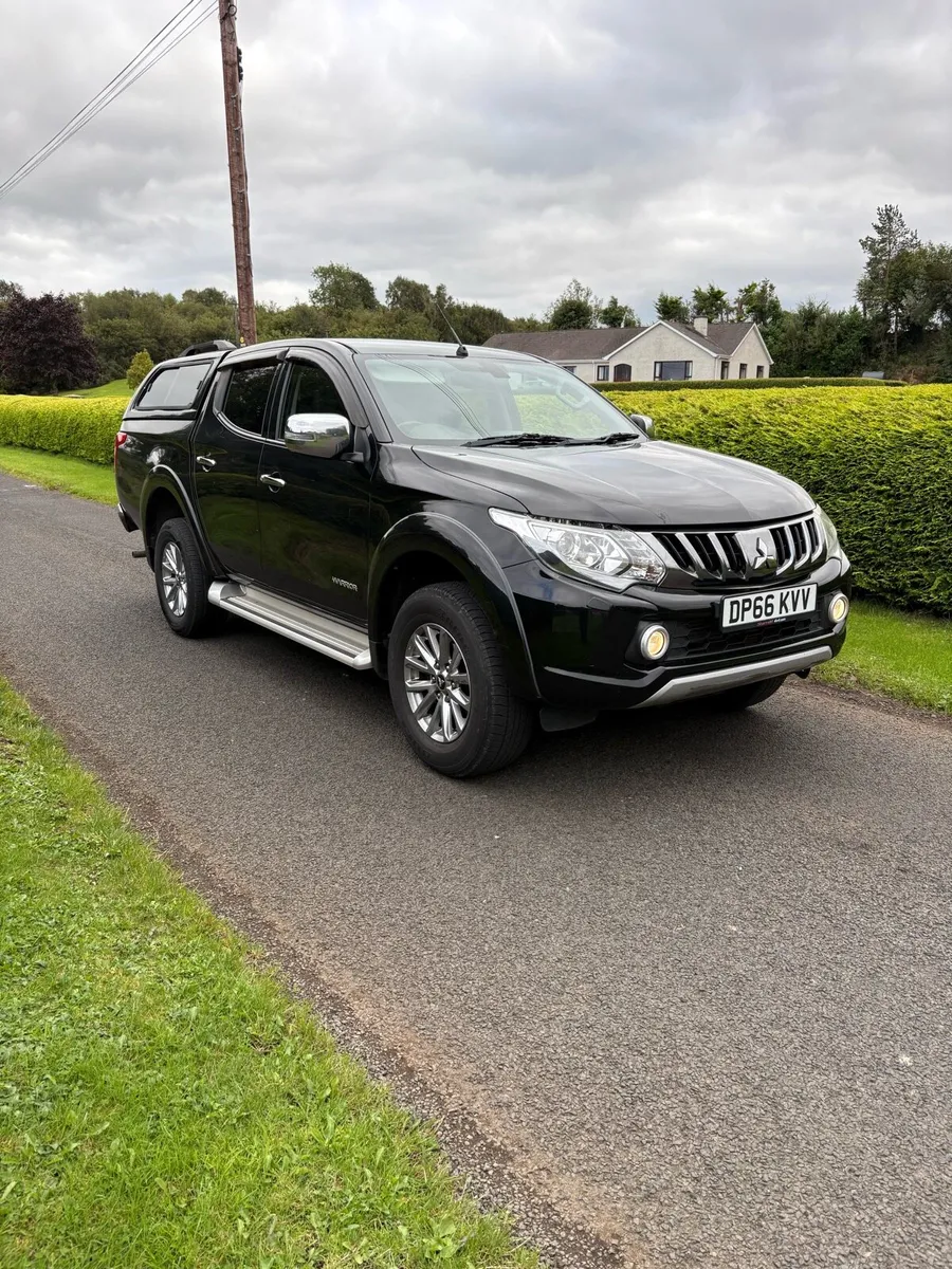 2017 Mitsubishi l200 - Image 3