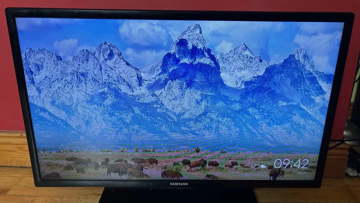 32” Samsung TV with Google chromecast - Image 1