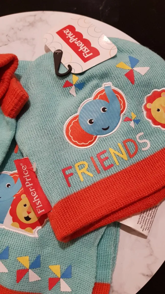 hat and scarf set  Fisher Price- BRAND NEW - Image 2