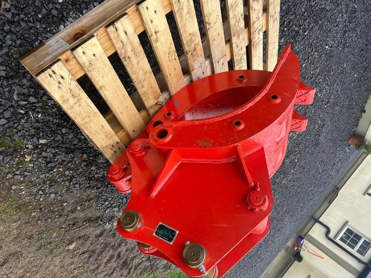 Unused 50mm pin Hydraulic Grab for 6-10t digger - Image 2