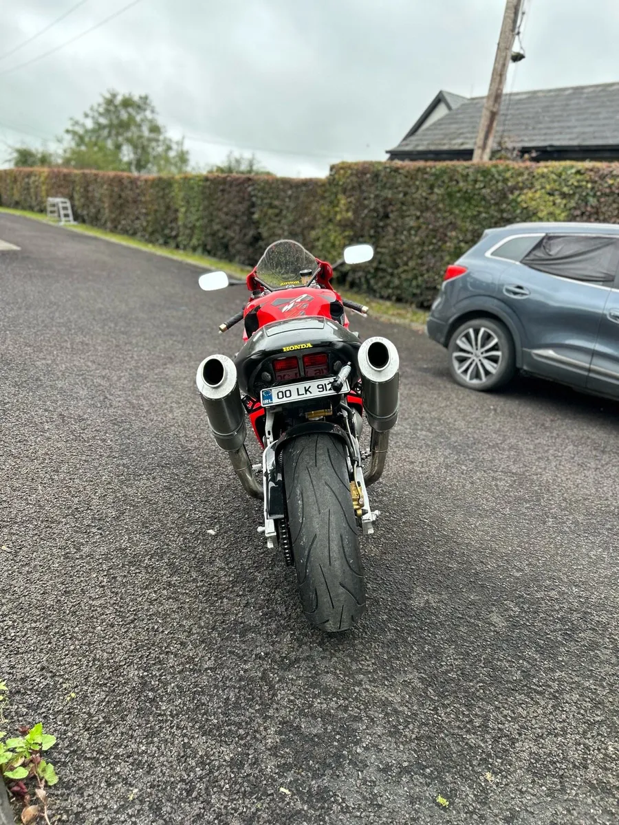 Honda VTR 1000 SP1 - Image 3