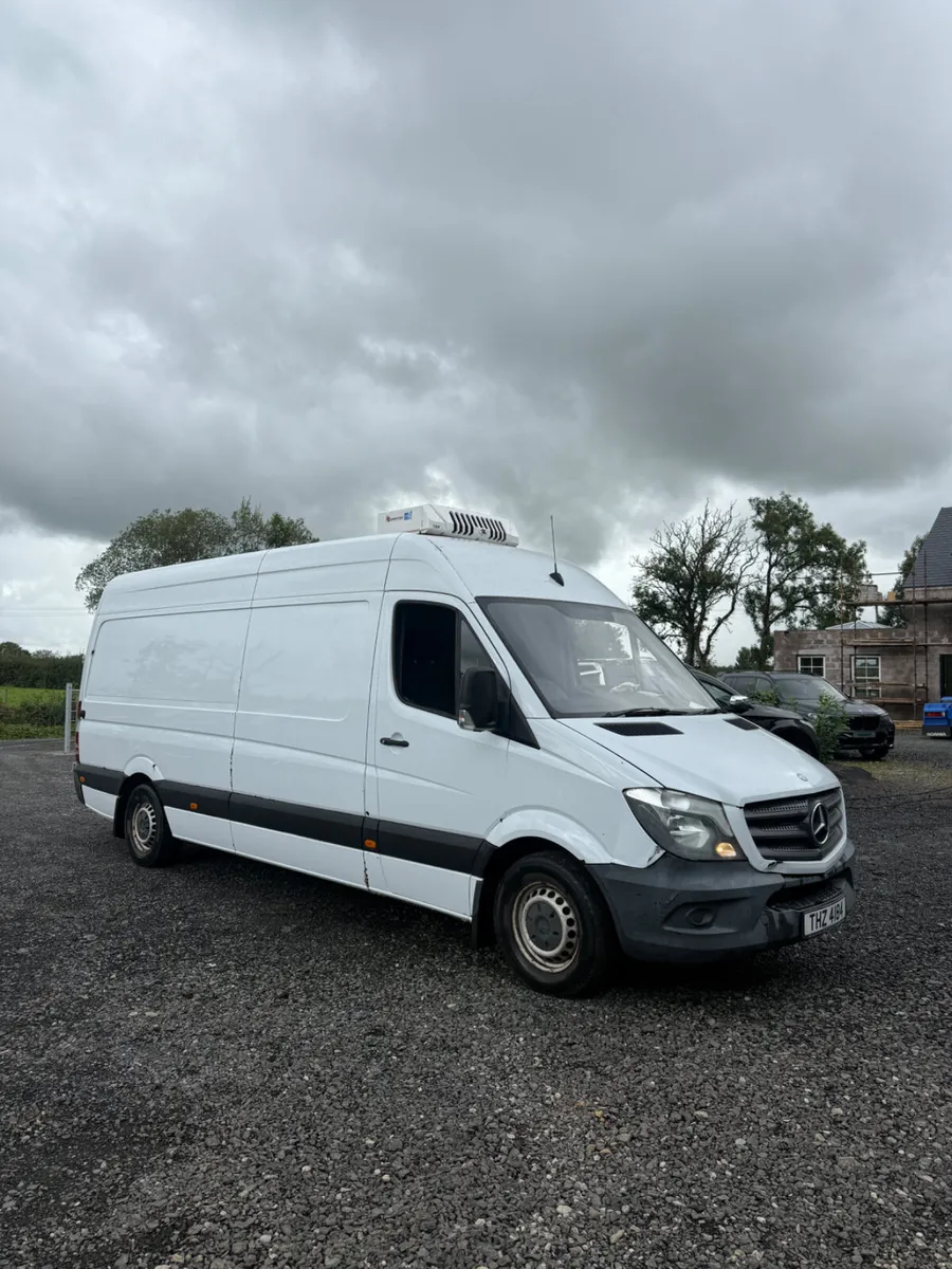 151 Mercedes-Benz Sprinter Fridge Van - Image 4