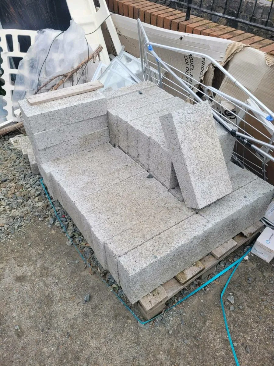 250 Solid Concrete Blocks - Image 2