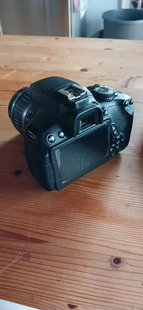 Canon 650D camera and lens - Image 2