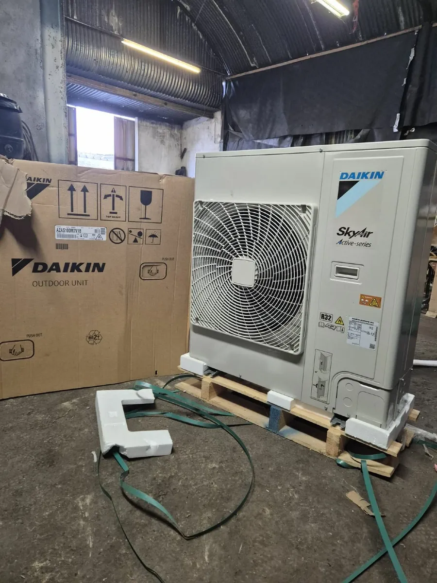 Daikin Air conditioning unit - Image 1