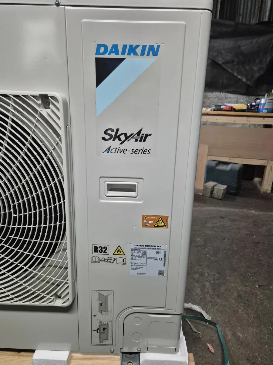 Daikin Air conditioning unit - Image 4