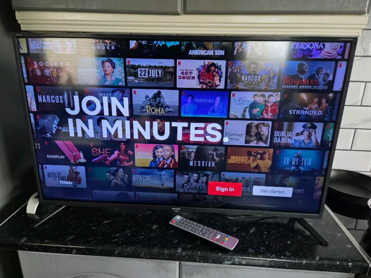 Sharp smart tv - Image 3