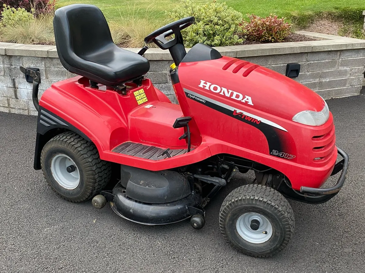 Honda 2417 Tractor Lawnmower - Image 2