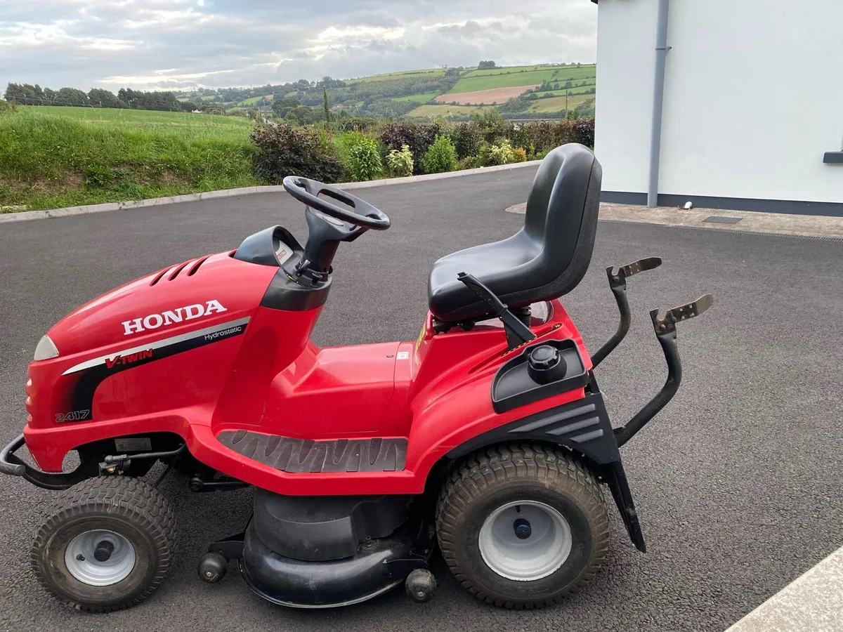 Honda 2417 Tractor Lawnmower - Image 3