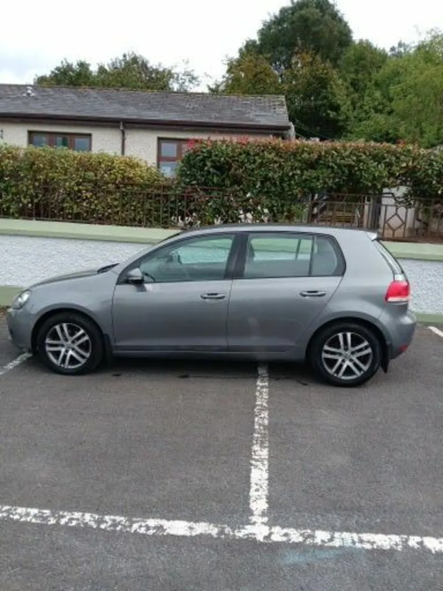 Volkswagen Golf 2010 - Image 2
