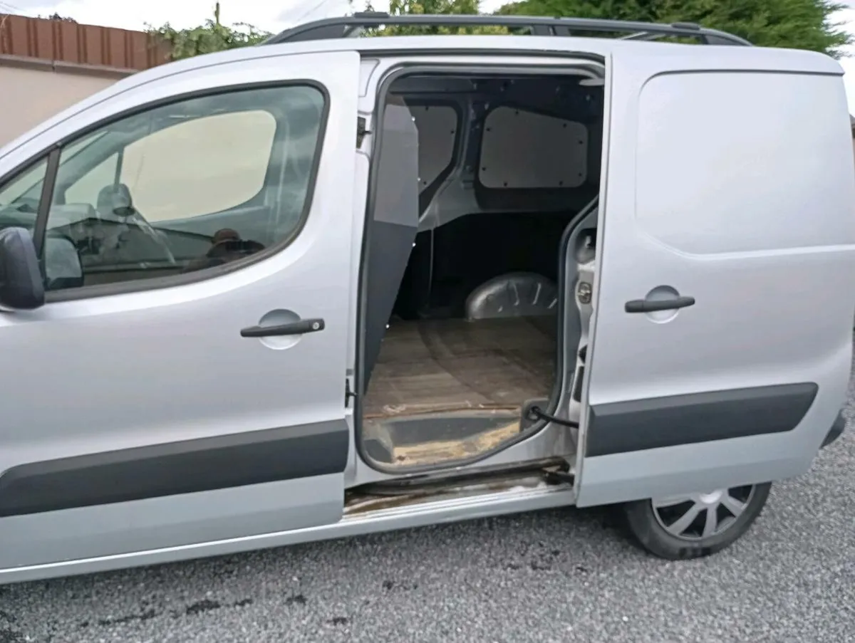 Citroen Berlingo 3 seater 131 - Image 2