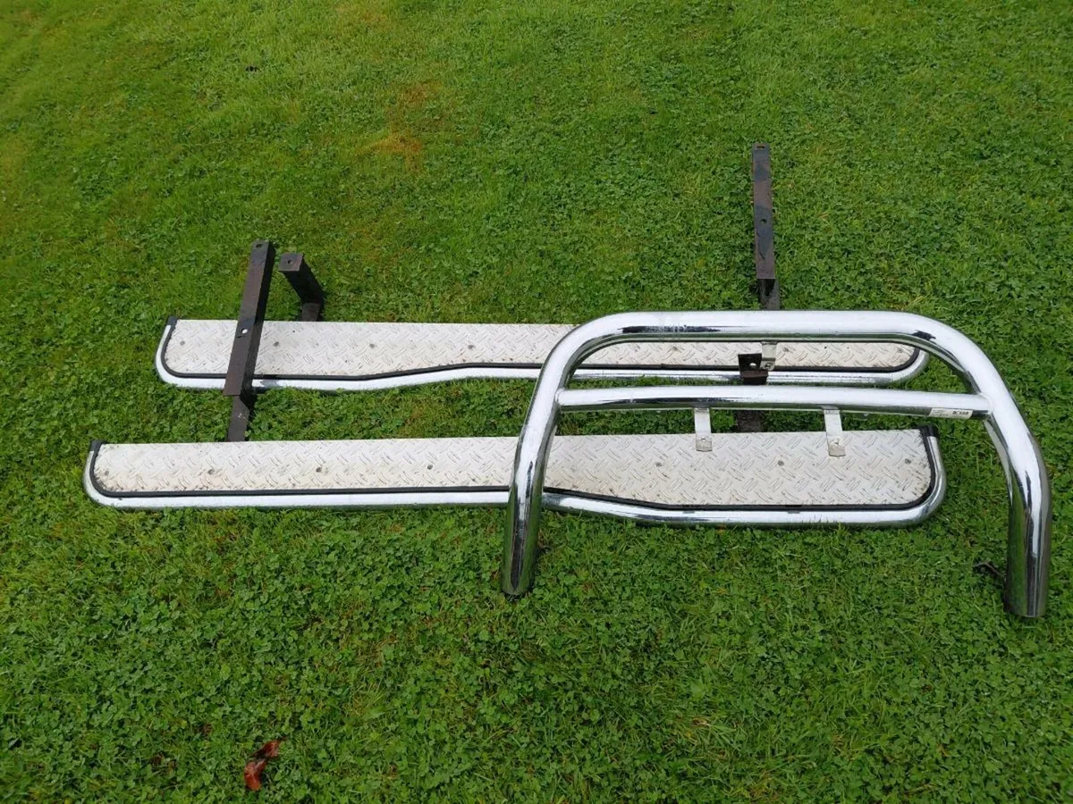 Bull bars and side steps - Image 1