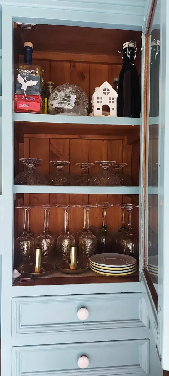Dresser - Image 4