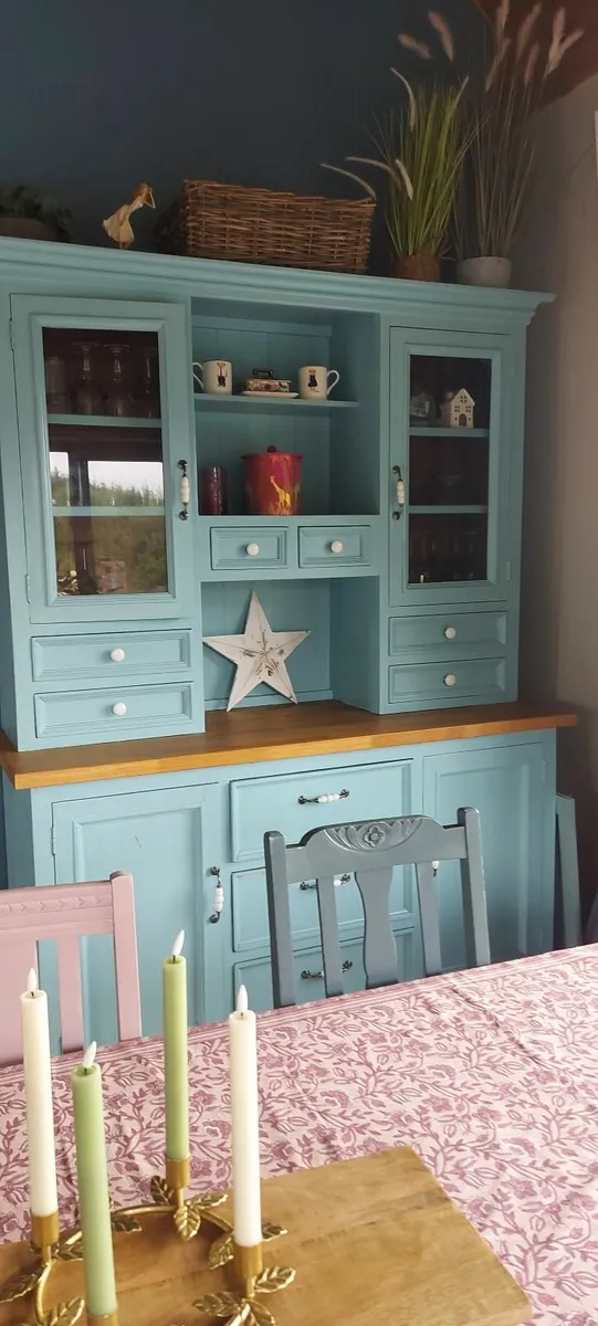 Dresser - Image 1