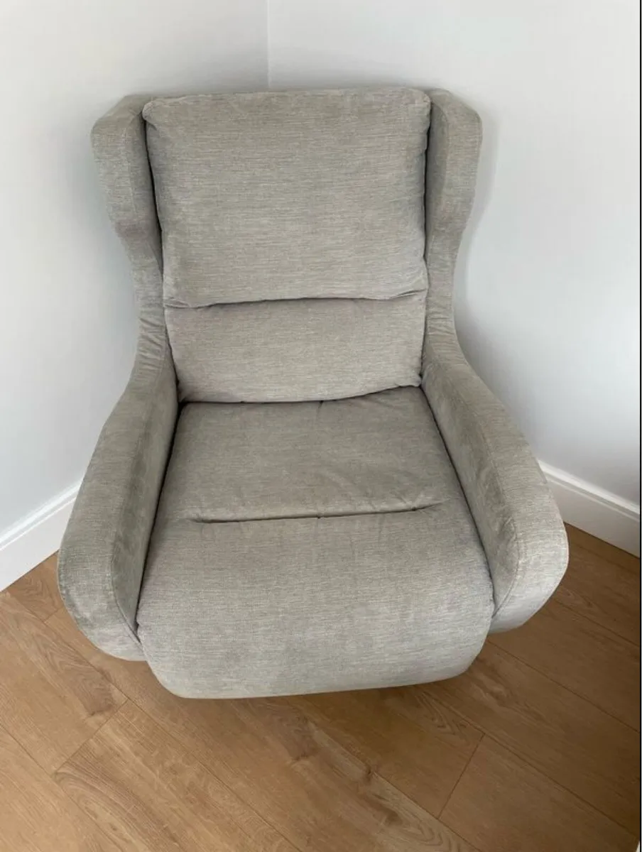 Armchair - Image 1