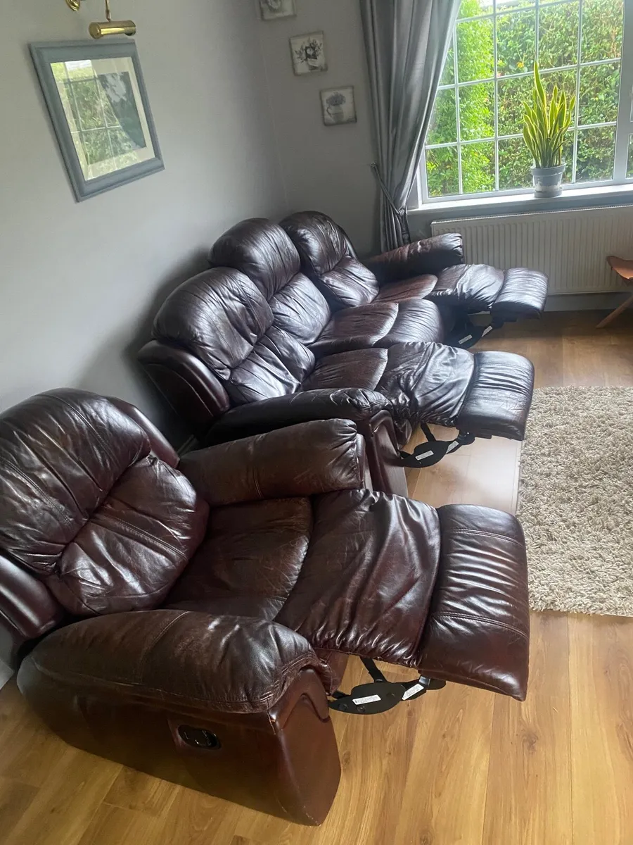 Couch - Image 2
