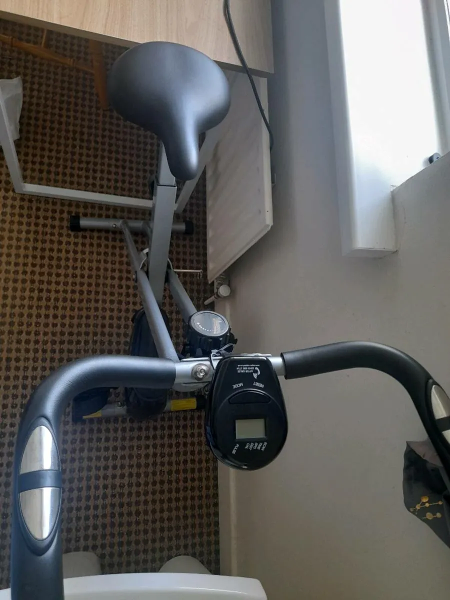 Exercise bike - Image 2